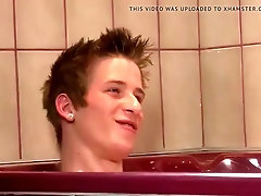 Legal Age Teenagers Barebacking In The Shower