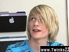 Emo twink with blonde hair loves giving blowjobs